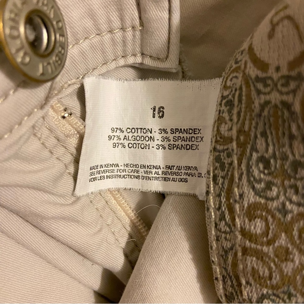 Gloria Vanderbilt Beige Capris Pants - Picture 7 of 8